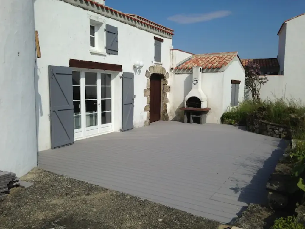 Pose de terrasse sur dalle béton à Noirmoutier