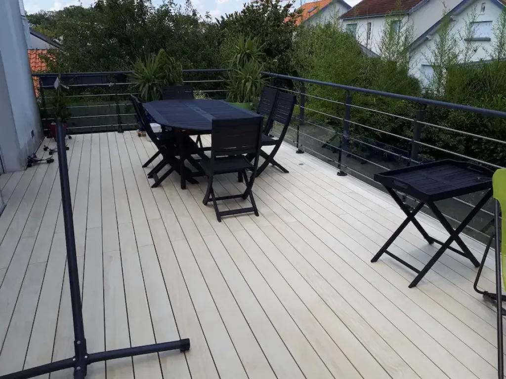 Terrasse sur sol dur à Nantes