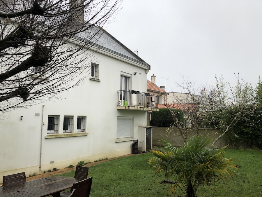 Terrasse sur poteaux à Saint-Herblain
