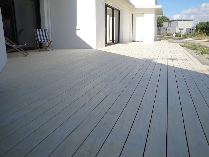 13 - St Herblain - terrasse accoya sur poteaux.jpg