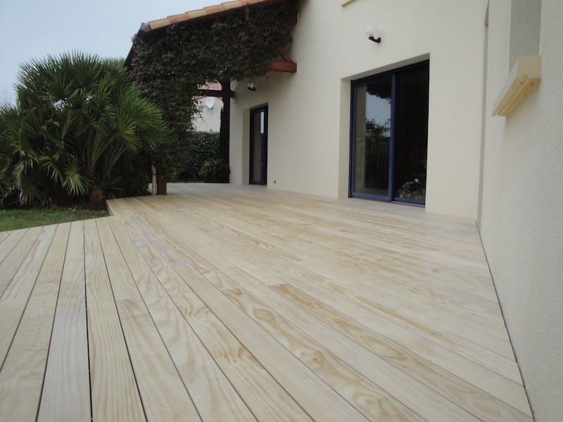 15 - Trans sur Erdre - terrasse accoya sur dalle béton.JPG