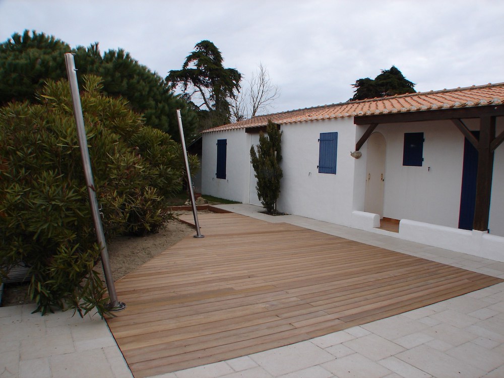 Installation de terrasse en bois en hauteur