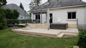 24 - Nantes - terrasse accoya sur dalle béton.JPG