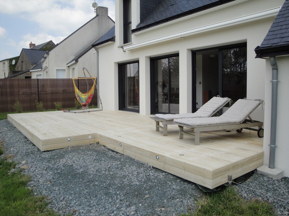 Installation de terrasse en bois sur sol stable