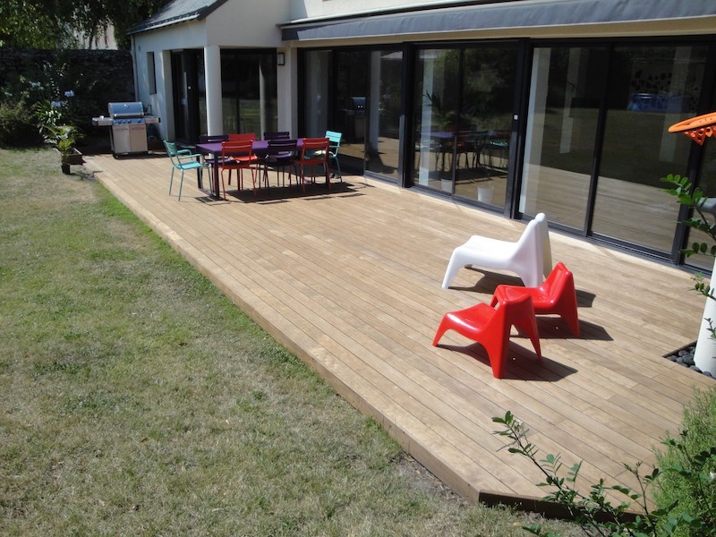 10 - Nantes - terrasse kébony sur poteaux.JPG