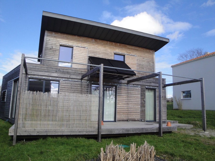 Terrasse sur poteaux à Carquefou