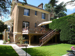 Construction de terrasse sur poteaux à Nantes