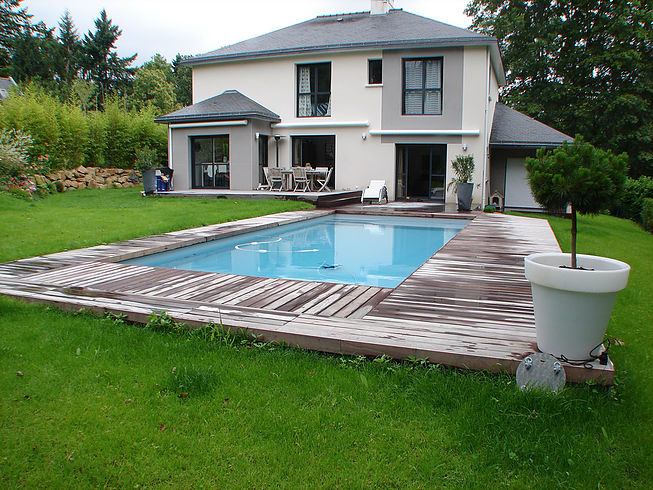 Terrasses tour de piscine proche de Nantes