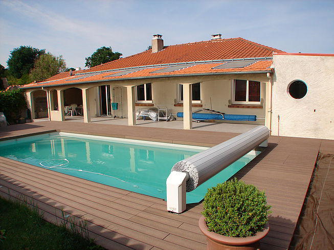 Pose d'un poolhouse proche de Nantes